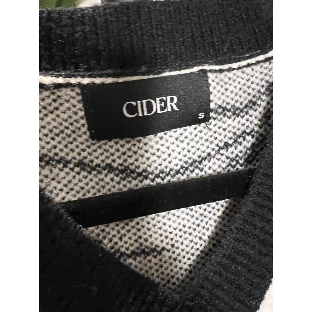 Cider Women Black White Cat Print Sweater Vest V-Neck Sleeveless Knit Top Small - Picture 2 of 4